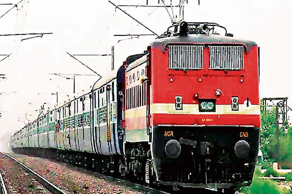 Jharkhand News: रेल दुर्घटना पर लगेगी लगाम, मानपुर से प्रधानखंटा रेलखंड पर लगेगी कवच प्रणाली