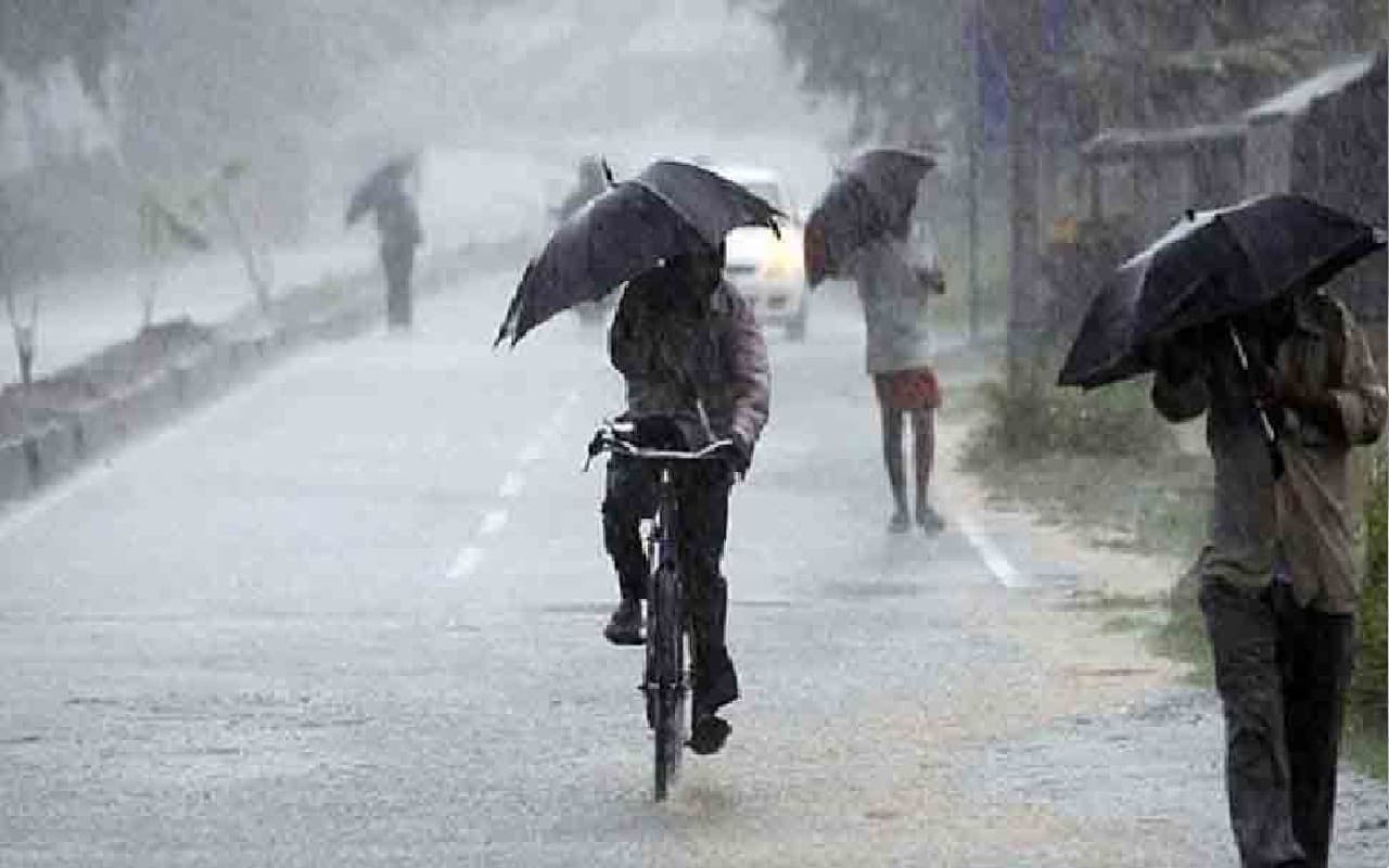 हिमाचल प्रदेश, उत्तराखंड समेत कई राज्यों के लिए आफत बना मानसून, बारिश ने ली कई लोगों की जान, लाखों का नुकसान
