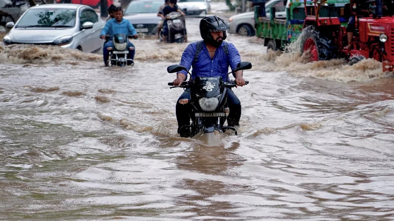 UP Weather Update: यूपी में सुस्त पड़ेगी मानसून की रफ्तार, 31 अगस्त तक बारिश के आसार, जानें अपने शहर का मौसम