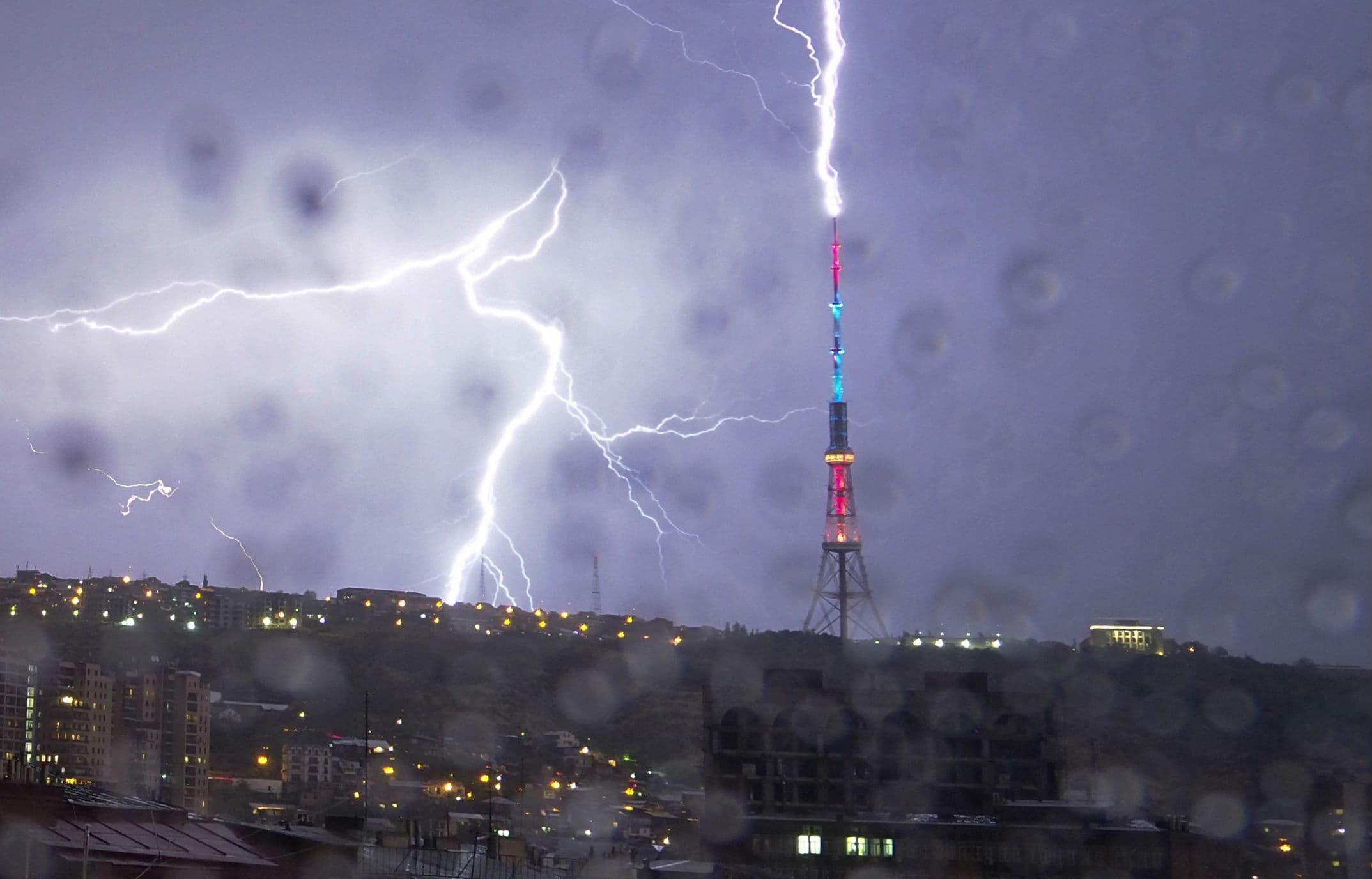 Weather Forecast : दमन-दीव और दादरा-नगर हवेली की ओर बढ़ा 'ताउ ते', आज देर रात तक गंभीर चक्रवाती तूफान में बदलने की संभावना