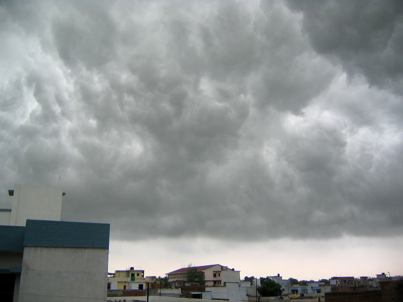 Weather Forecast : दिल्ली में बारिश से मौसम खुशनुमा, यहां भी भारी बारिश के आसार, जानें यूपी-झारखंड-बिहार सहित देश के अन्य राज्यों के मौसम का हाल
