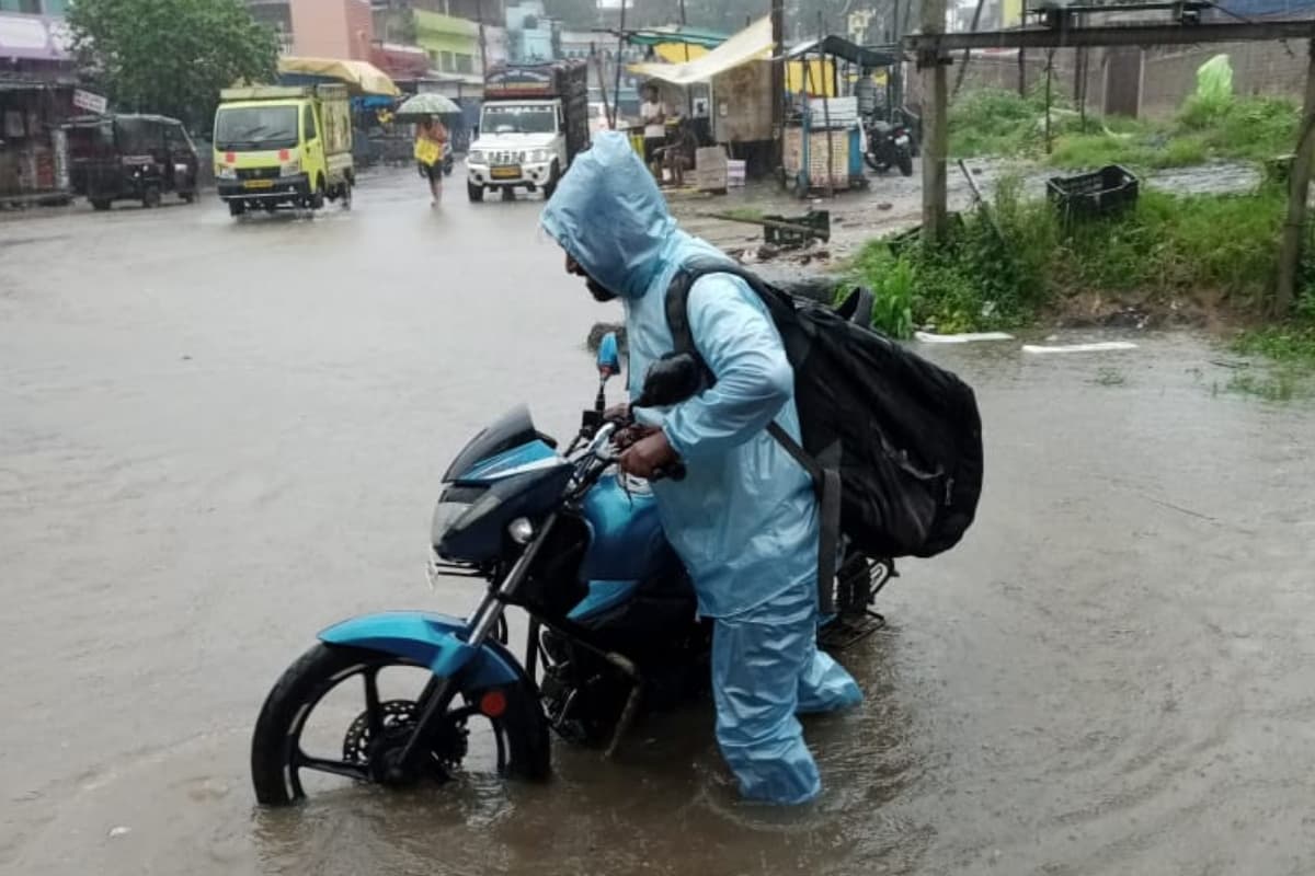 PHOTOS: झारखंड में जोरदार बारिश से पानी-पानी हुई जिंदगानी