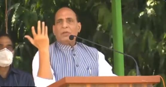 बिहार चुनाव : राजनाथ सिंह ने लालू की पार्टी पर भोजपुरी में सुनाई शायरी, रैली में खूब लगे ठहाके, देखें वीडियो