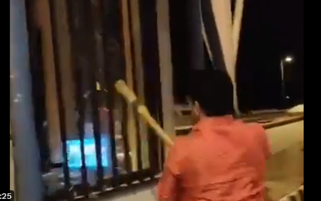 राज ठाकरे के बेटे को टोल प्लाजा पर रोका गया,भड़के मनसे कार्यकर्ता, तोड़फोड़ का वीडियो वायरल