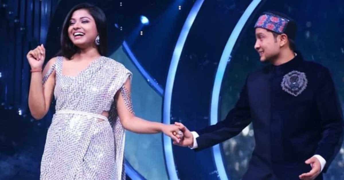 Arunita Kanjilal का हाथ थामे नजर आए Pawandeep Rajan, रोमांटिक वीडियो देखकर फैंस बोले- दिल की बात जुबां…