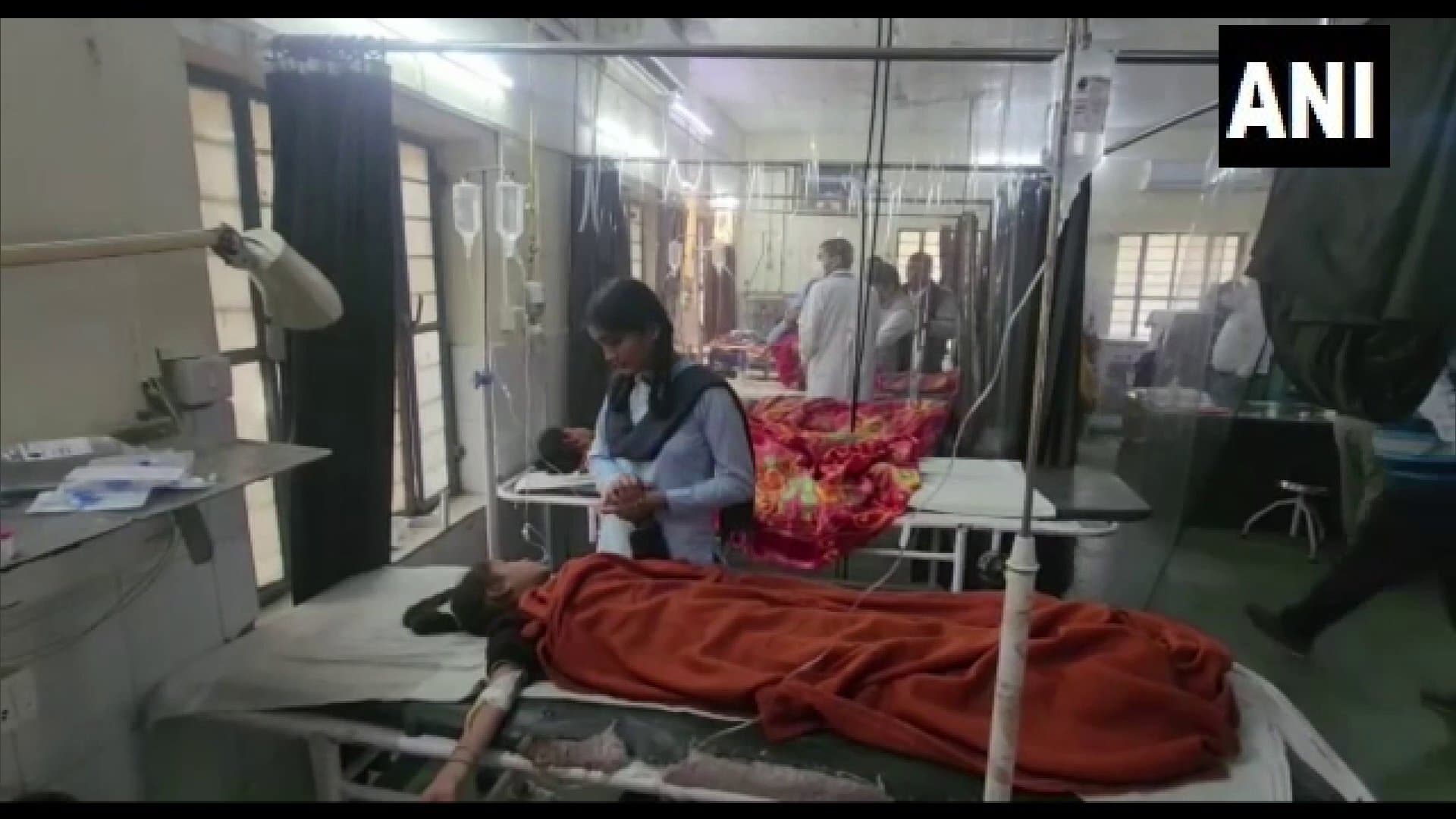 Bal Gopal Yojana: राजस्थान के सरकारी स्कूल में दूध पीने से बिगड़ी 12 छात्राओं की तबीयत, अस्पताल में भर्ती