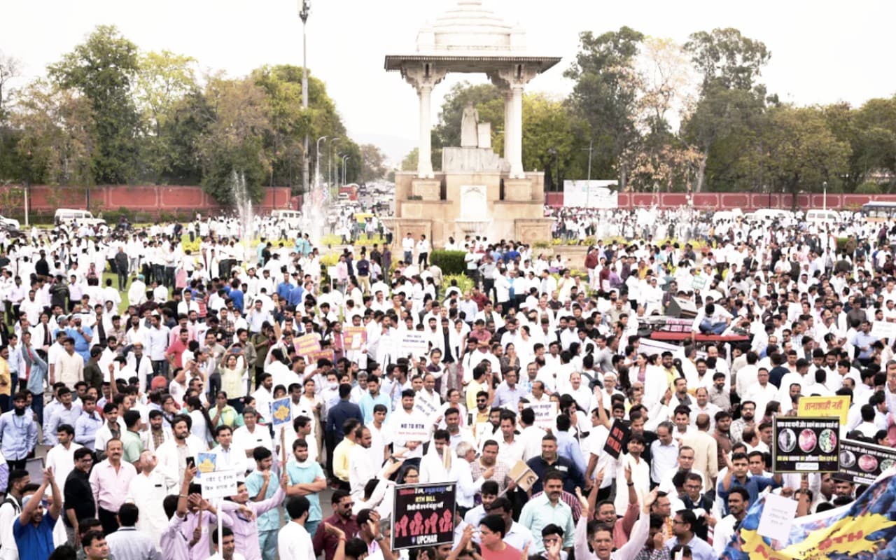 Rajasthan: सरकारी चिकित्‍सकों के सामूहिक अवकाश पर जाने से सेवाएं प्रभावित, मरीजों को हो रही परेशानी