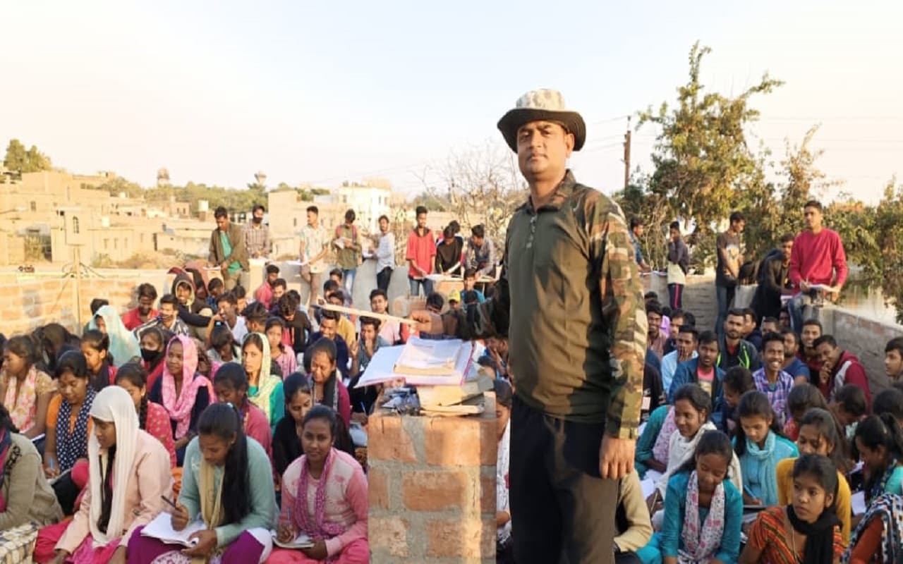 देश सेवा के बाद युवाओं को सेना के लिए कर रहे तैयार, मुफ्त कोचिंग भी दे रहे एक्स मार्कोस कमांडो राजकुमार मंडल