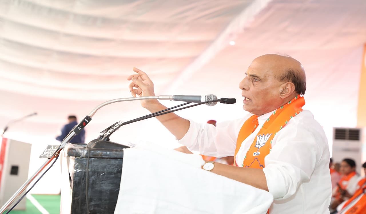 Manipur Violence: मैतेई समूह ने रक्षा मंत्री राजनाथ सिंह से की मुलाकात, असम राइफल्स को हटाने की मांग
