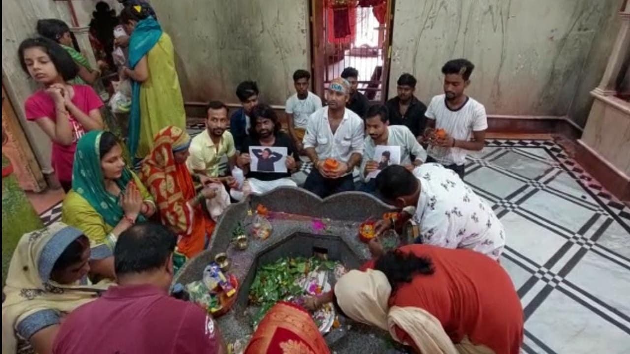 राजू श्रीवास्तव के ब्रेन ने काम करना किया बंद, फैन बेहतर स्वास्थ्य के लिए कर रहे पूजा