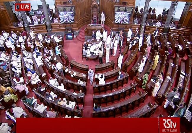 दिल्ली में LG को ज्यादा शक्तियां देने वाले बिल को पेश करने के दौरान राज्यसभा में हंगामा, जानिए इसपर क्यों मचा है बवाल