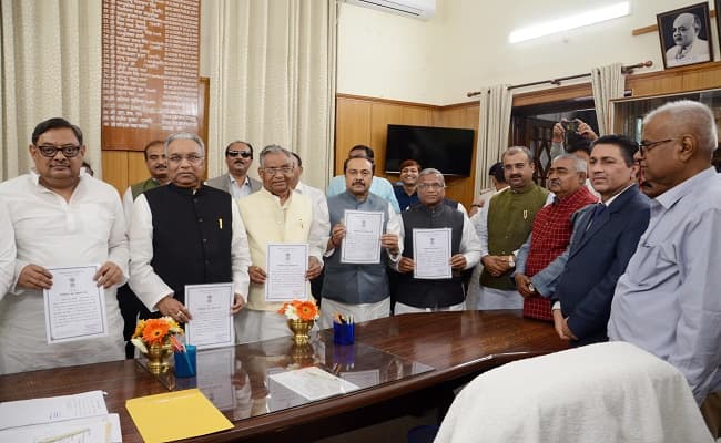 बिहार से हरिवंश समेत राज्यसभा के पांचों उम्मीदवार निर्विरोध निर्वाचित