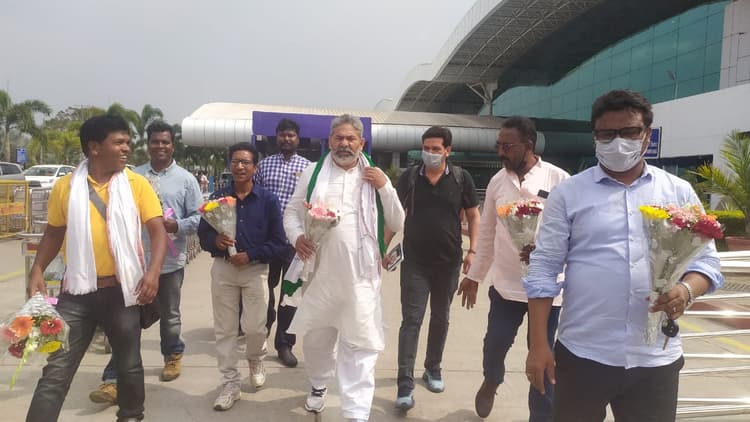 नेतरहाट फील्ड फायरिंग रेंज: किसान नेता राकेश टिकैत ग्रामीणों से करेंगे संवाद, आंदोलन को देंगे नयी धार