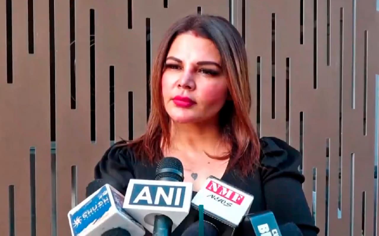 अभिनेत्री राखी सावंत और फाल्गुनी के खिलाफ FIR दर्ज, आपत्तिजनक वीडियो दिखाने का मामला