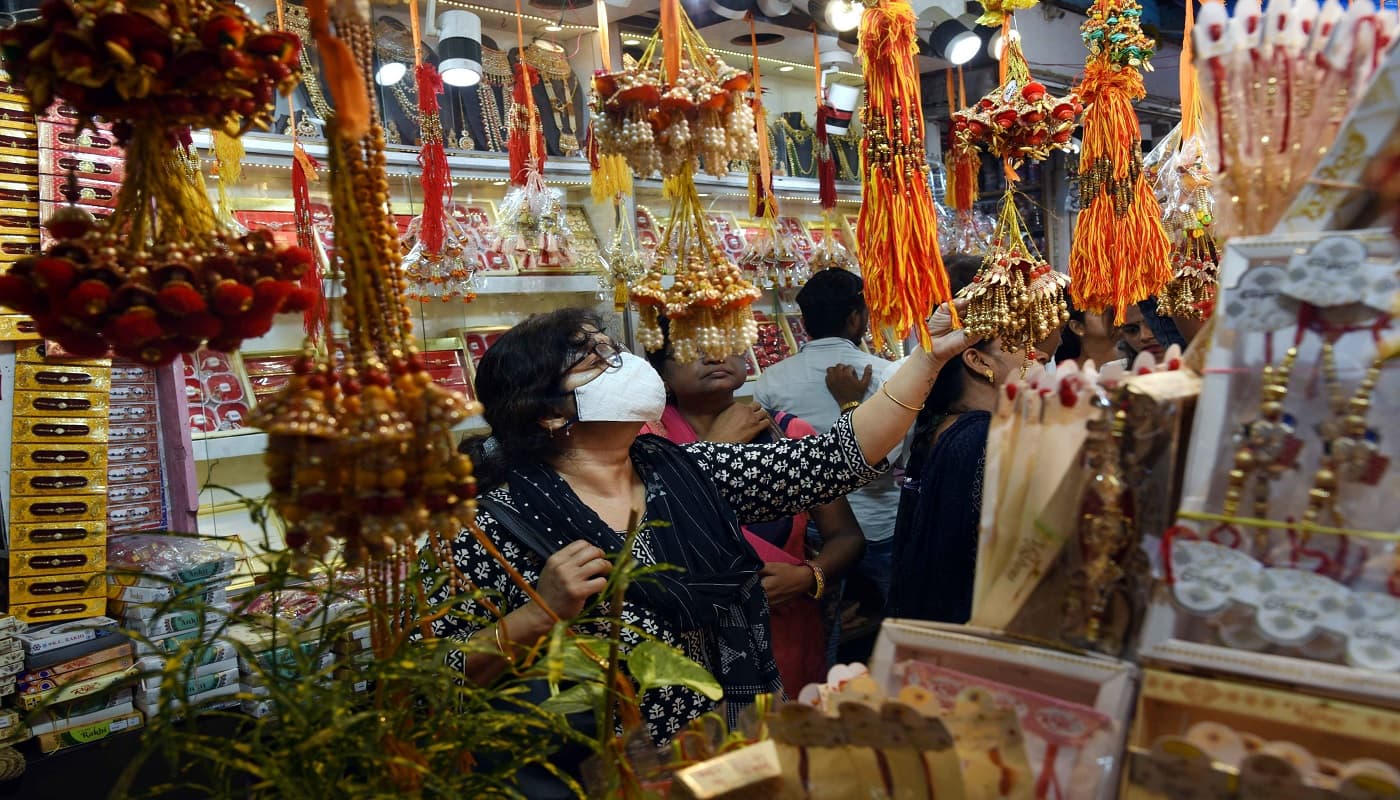 Rakshabandhan Special: डिजिटल हो गयी राखी की डोर, घर बैठे बहन भेज रही भाई को प्यार