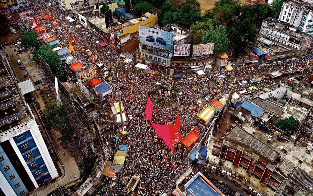 Ram Navami: राममय हुई राजधानी रांची, सड़कों पर उमड़ा श्रद्धालुओं का सैलाब, देखें तस्वीरें