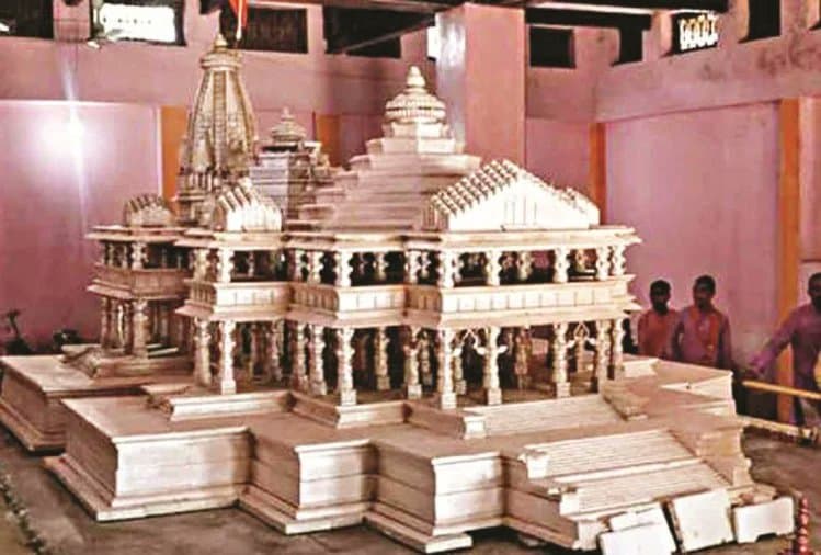 राम मंदिर निर्माण के भूमिपूजन में PM मोदी समेत 50 खास लोगों को न्योता, अयोध्या में उत्सव का माहौल