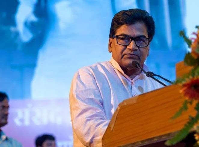 लखनऊ में एक मंच पर दिखेंगे अखिलेश यादव और कुमार विश्वास, रामगोपाल यादव पर लिखी पुस्तक का होगा विमोचन