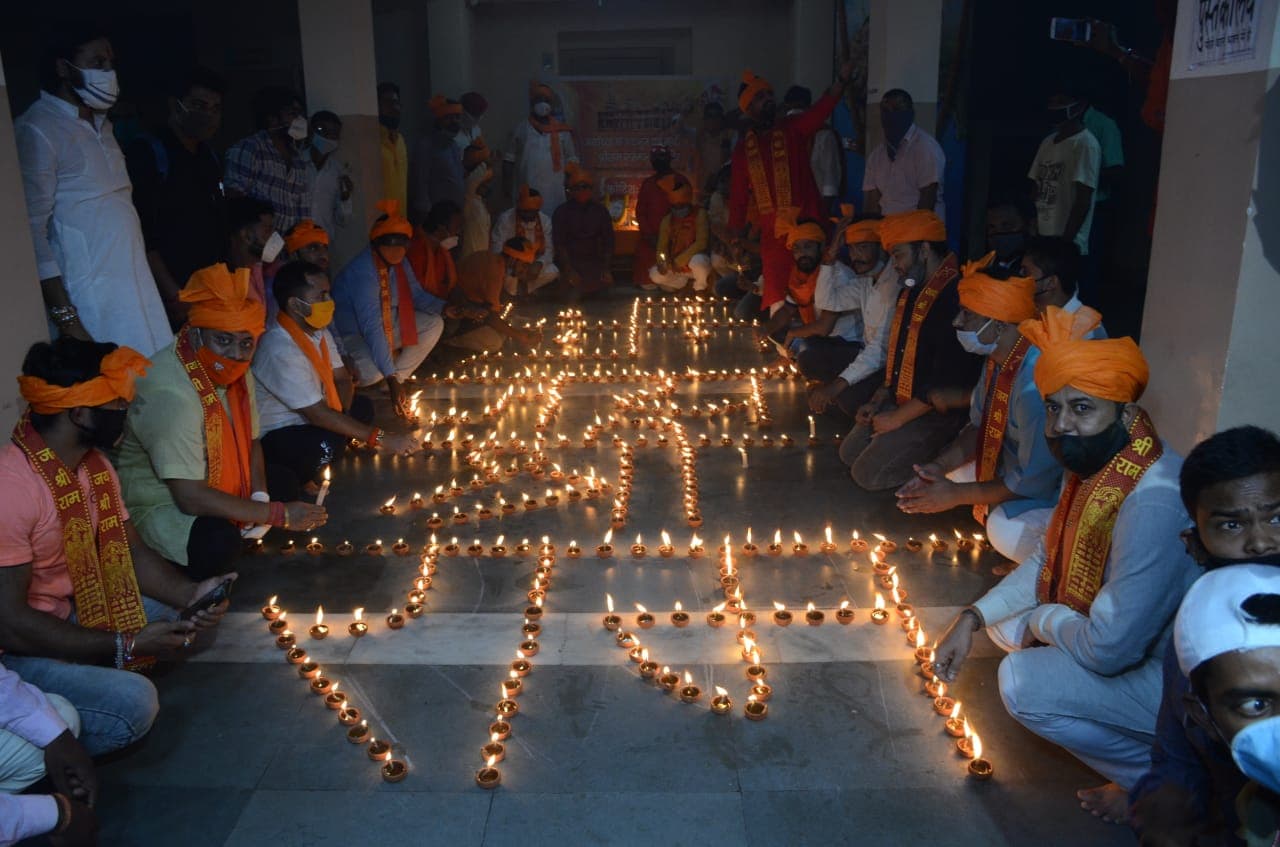 CM योगी आदित्यनाथ ने दिवाली के दिन की शुरुआत की रामलला के दर्शन के साथ