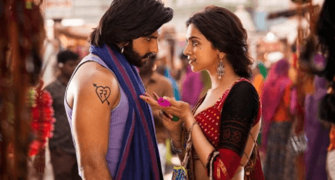 पैर से खून बहने के बावजूद दीपिका पादुकोण करती रही थीं डांस, ये थी वजह