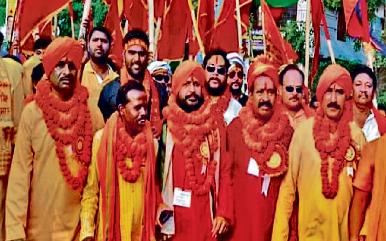 Ram Navami: एक झंडे से शुरू हुआ था महावीर मंडल बरियातू का जुलूस