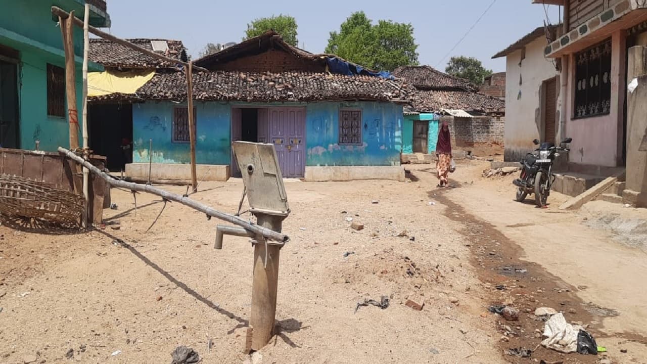 Ramadan 2022: चिलचिलाती धूप में पेयजल संकट से जूझ रहे रोजेदार, चापाकल मरम्मत का कर रहे इंतजार