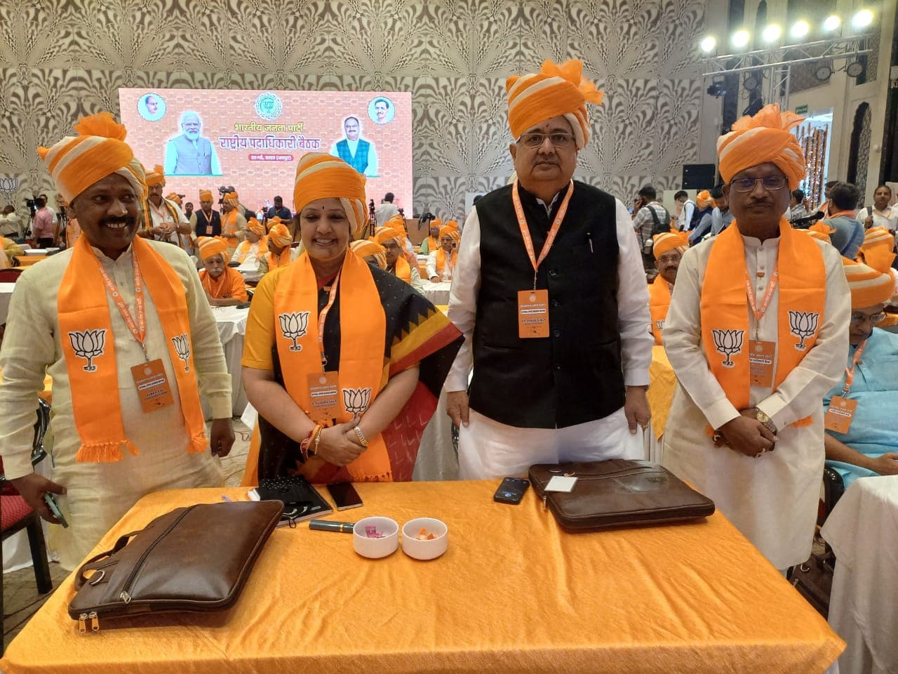 'राहुल गांधी ना तो मैदान में रन बना रहे हैं और ना ही विकेट ले रहे हैं फिर भी...', भाजपा का कटाक्ष