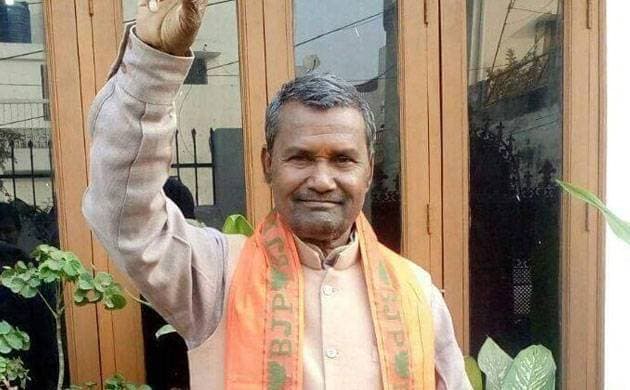 Lucknow News: राज्यपाल आनंदीबेन ने दिलाई रमापति शास्त्री को शपथ, बनें विधानसभा के प्रोटेम स्पीकर