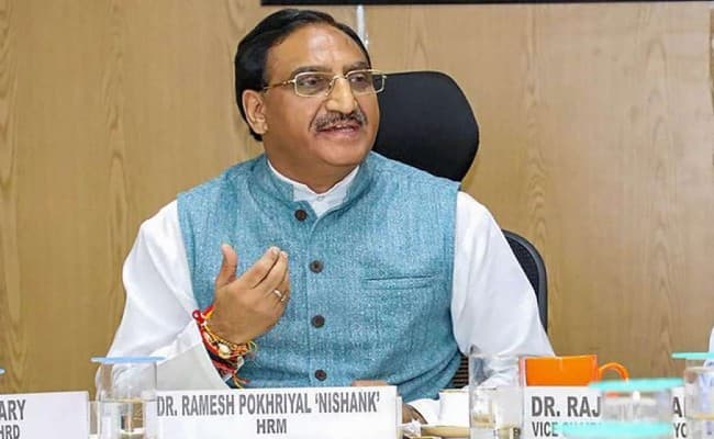 आईआईटी के छात्रों को तोहफा, शैक्षणिक वर्ष 20-21 के लिए संस्थान नहीं बढ़ायगी ट्यूशन फी, HR मंत्री का फैसला