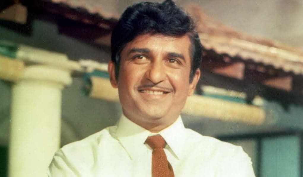 दिग्गज अभिनेता रमेश देव का दिल का दौरा पड़ने से निधन, अंतिम संस्कार में पहुंचे आशुतोष गोवारिकर, VIDEO