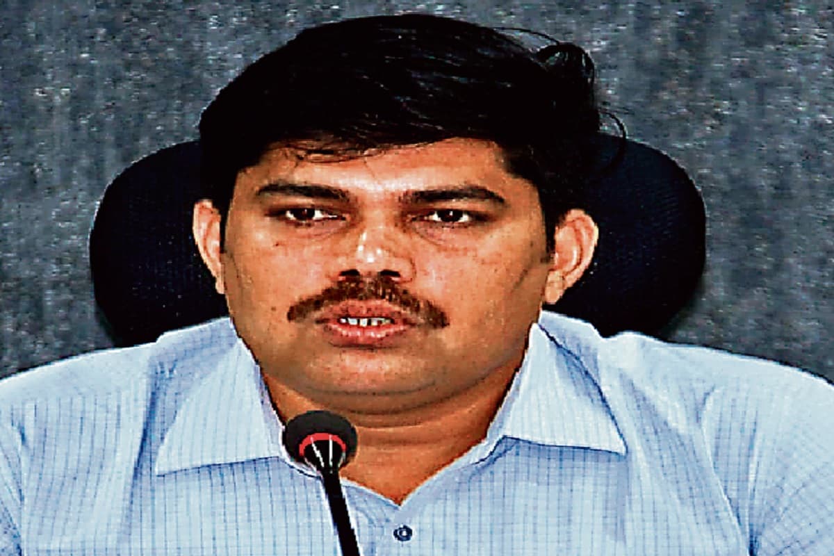झारखंड : विशेषाधिकार हनन कमेटी के सामने हाजिर हुए IAS रमेश घोलप, जानें पूरा मामला