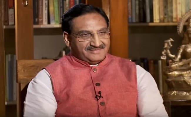 एचआरडी मंत्रालय ने 10वीं, 12वीं कक्षा की लंबित परीक्षा की तिथियों की घोषणा स्थगित की