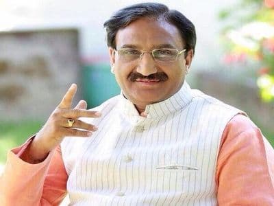 शिक्षा मंत्री ने जारी किया नया वैकल्पिक शैक्षणिक कैलेंडर