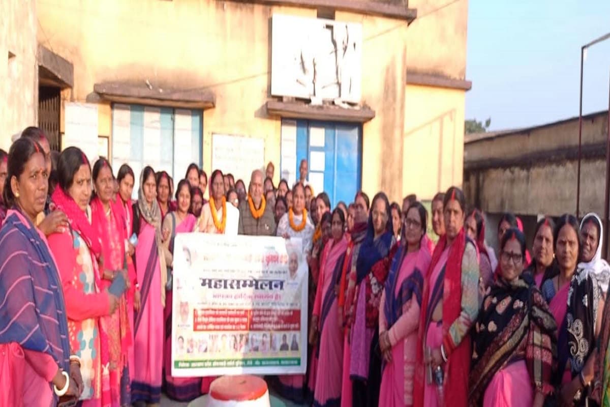 रामगढ़ : 11 फरवरी को सेविका-सहायिका महासम्मेलन में भाग लेने पर बनी सहमति