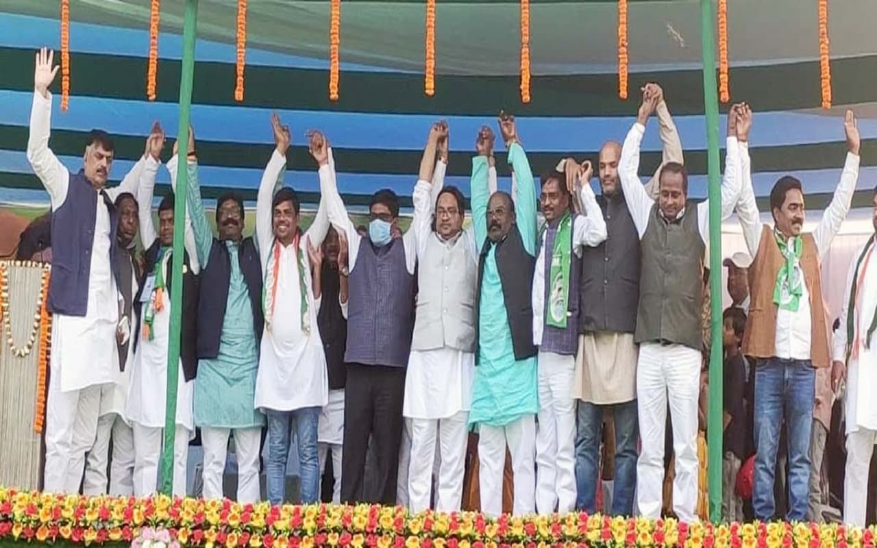 रामगढ़ विधानसभा उपचुनाव: बीजेपी-आजसू पर बरसे सीएम हेमंत सोरेन, बोले-न्याय के लिए बजरंग महतो को जीत दिलाएं