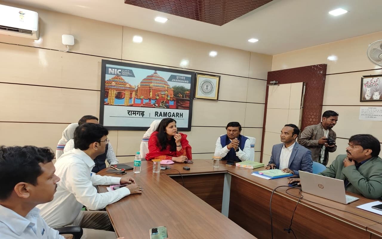 रामगढ़ विधानसभा उपचुनाव: 7 नॉमिनेशन फॉर्म बिके, इस वजह से अफसर नहीं बता रहे नामांकन पत्र खरीदने वालों के नाम