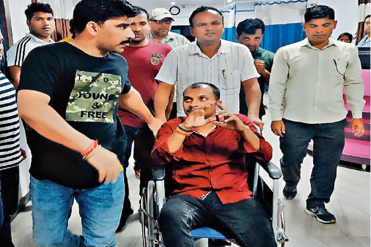 अपराधी अमन साहू के गुर्गों ने एटीएस डीएसपी और रामगढ़ के दारोगा को मारी गोली, मेडिका में भर्ती