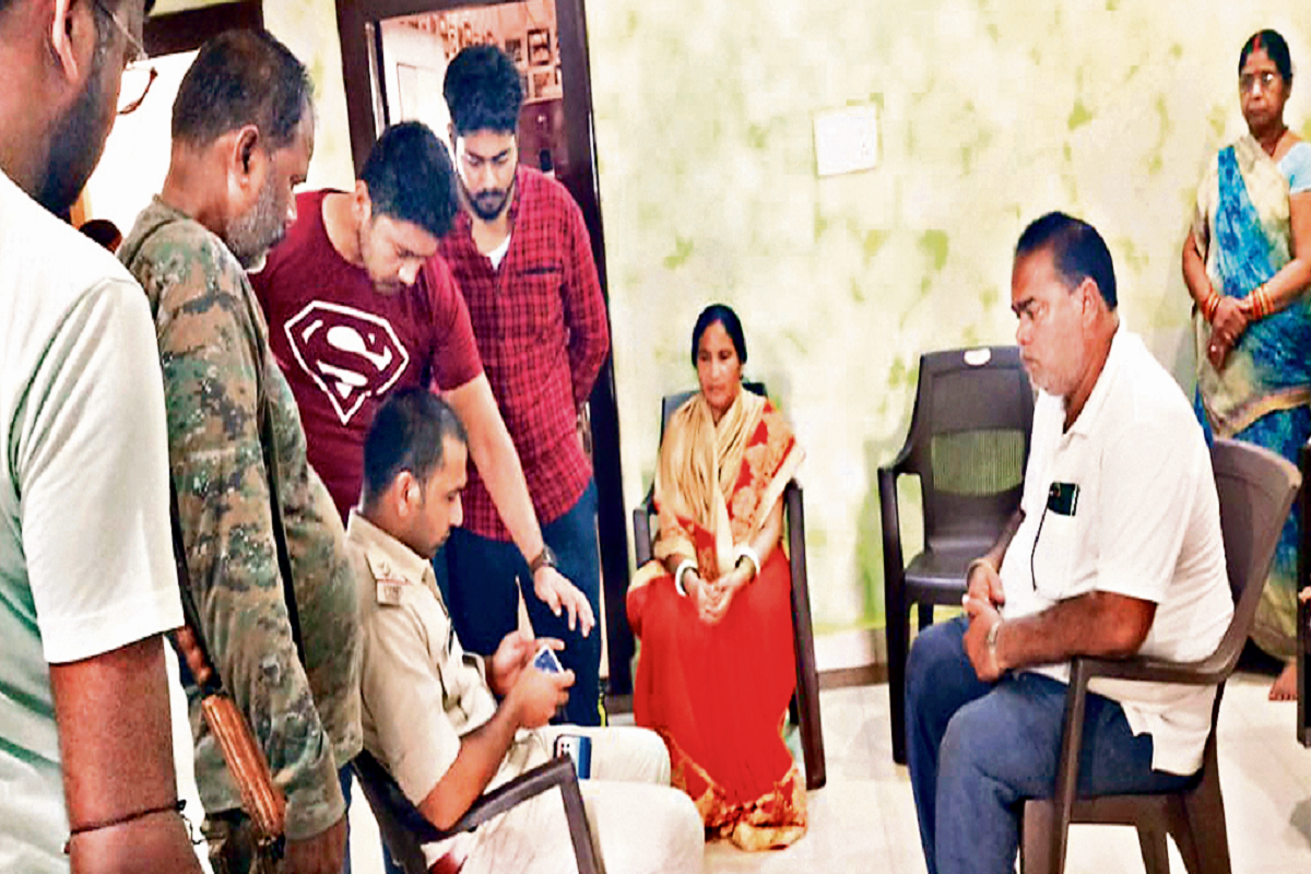 रामगढ़ में सफाई के नाम पर आठ लाख के गहने उड़ाये, जांच में जुटी पुलिस