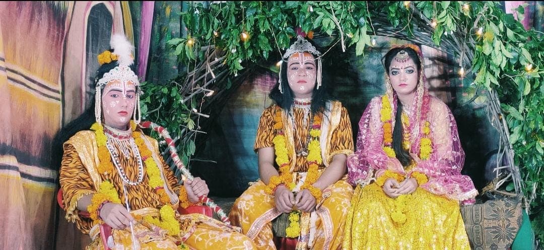 सीता कर रहीं बीटेक, राम पढ़ रहे कॉमर्स, रावण कर रहा ठेकेदारी, रामलीला के किरदार असल जिंदगी में हैं यह