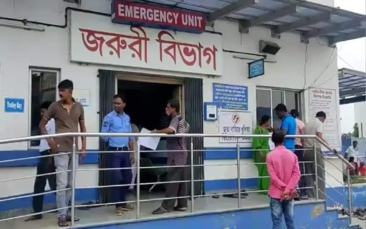 रामपुरहाट अस्पताल से नवजात शिशु की चोरी के बाद परिजनों ने किया हंगामा