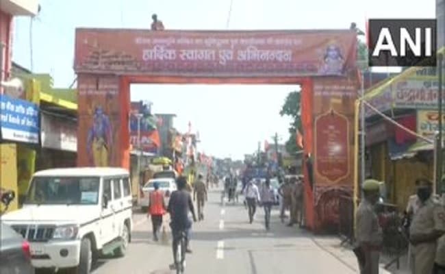 Ayodhya Ram Temple Bhumi Pujan : राम मंदिर के भूमि पूजन के लिये अयोध्या को 'दुल्हन' की तरह सजाया गया