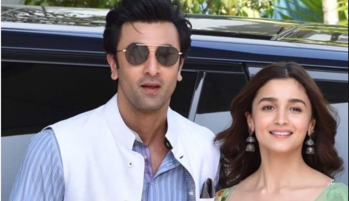 Ranbir Kapoor Alia Bhatt wedding: इस दिन लेंगे सात फेरे, मेहंदी और हल्दी सेरेमनी की डिटेल्स आई सामने
