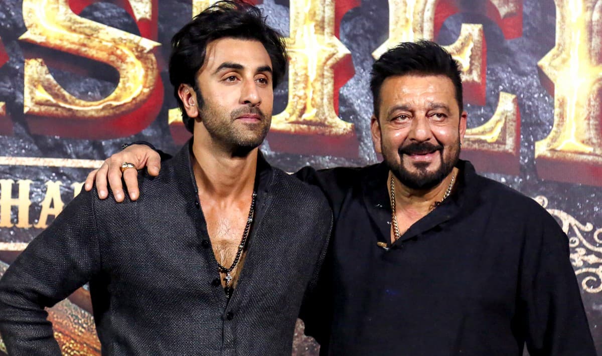 संजय दत्त की जिंदगी पर चार और फिल्में बन सकती हैं: रणबीर कपूर