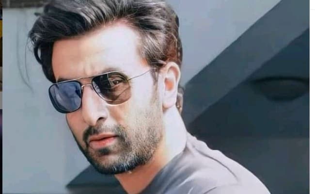 रणबीर कपूर की कार उठाकर ले गई मुंबई पुलिस, ये है वजह