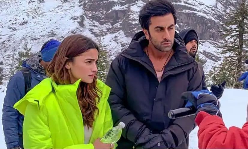 Lockdown में भी जारी रहेगा Ranbir Kapoor Alia Bhatt की फिल्म 'Brahmastra' का काम, निर्देशक ने लिया बड़ा फैसला!