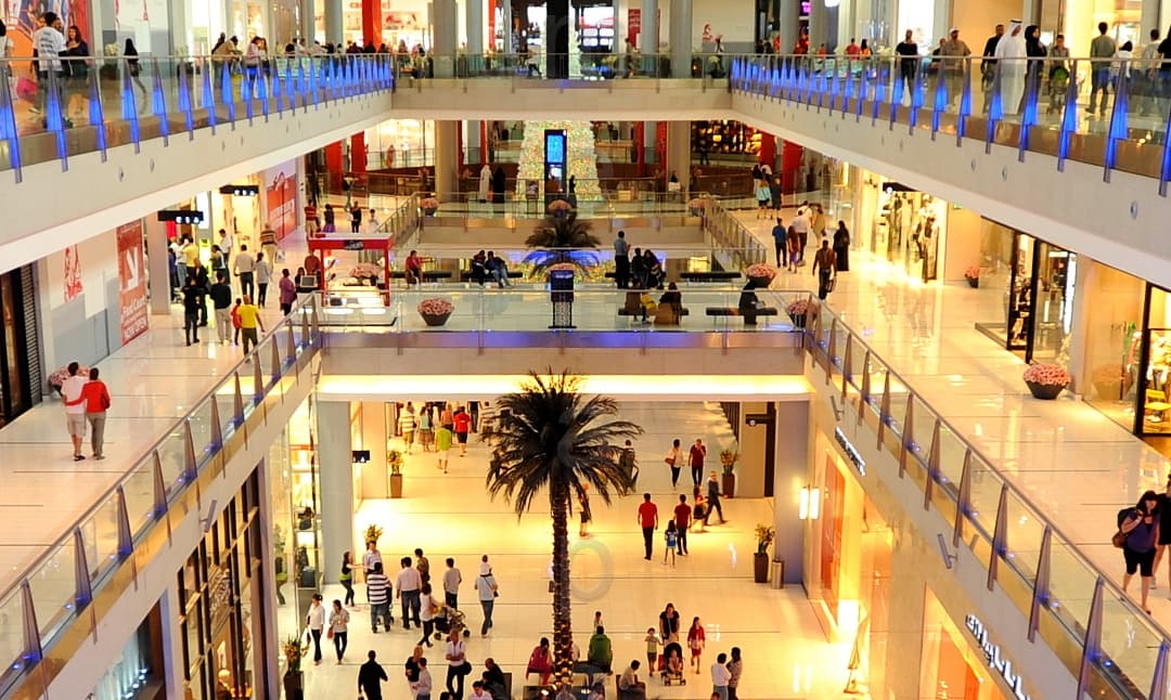 रात में खुल सकते हैं मॉल और सिनेमा हॉल, जानें- क्या है सरकार की प्लानिंग