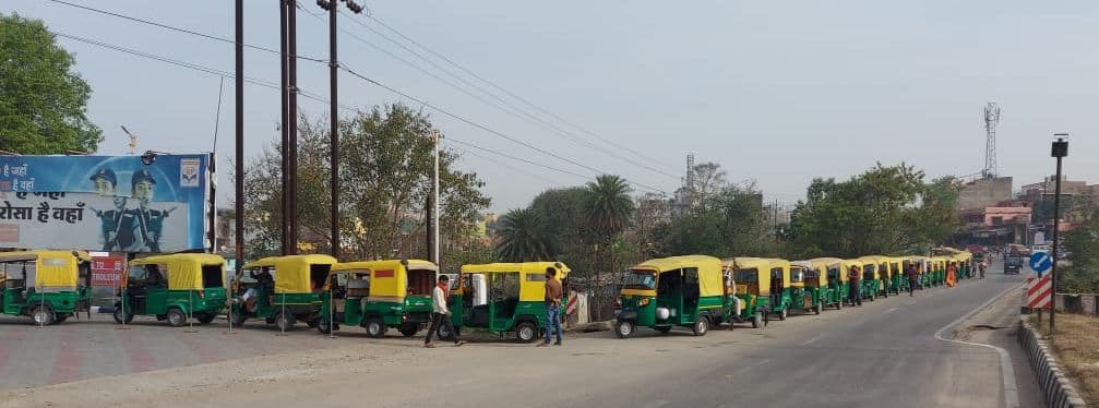 रांची में CNG को लेकर ऑटो ड्राइवरों की बढ़ी परेशानी, पेट्रोल पंप पर सुबह तीन बजे से ही लगाते हैं लाइन, ऑटो ड्राइवरों की ये है पीड़ा