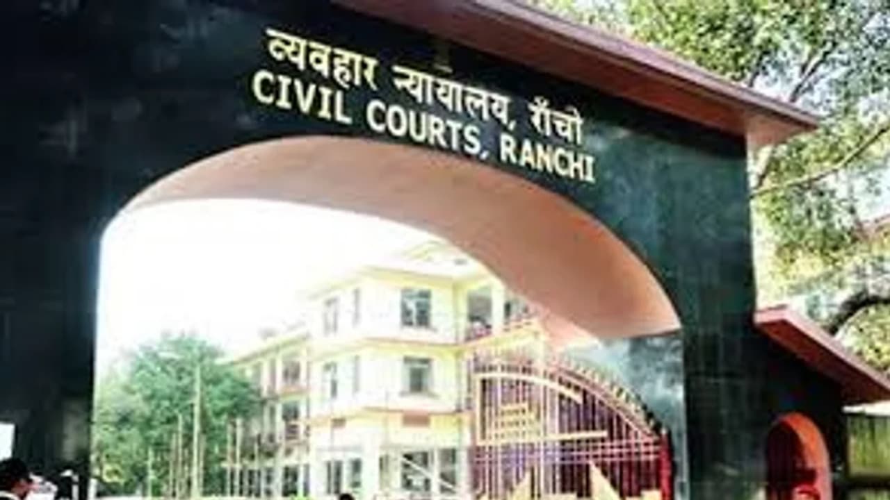 पोक्सो कोर्ट ने नाबालिग से दुष्कर्म मामले में तीन दोषियों को सुनायी उम्र कैद की सजा, जुर्माना भी लगाया