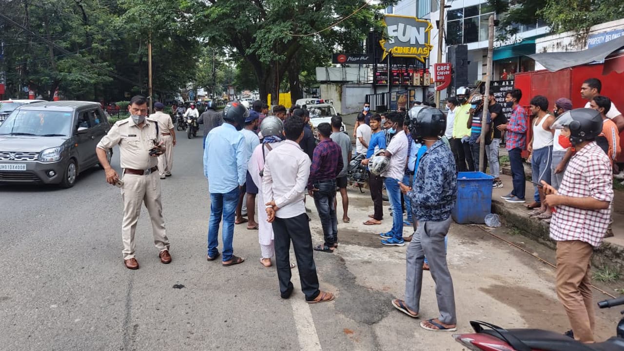 रांची के डोरंडा में जमीन कारोबारी अल्ताफ की गोली मार कर हत्या, परिजनों ने पार्षद के पति पर लगाया आरोप