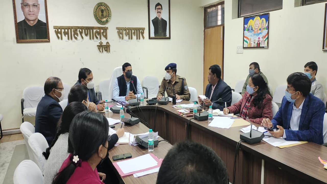 डीसी का निर्देश, हरा राशन कार्ड के लिए पूजा पंडालों में लगाएं कैंप, ई-श्रम पोर्टल पर तेजी से कराएं निबंधन डीसी का निर्देश, हरा राशन कार्ड के लिए पूजा पंडालों में लगाएं कैंप, ई-श्रम पोर्टल पर तेजी से कराएं निबंधन